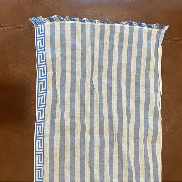 Authentic rare Versace linen scarf - Picture 5 of 7